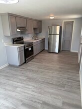117 S Wells St, Unit King Lifts in Kingsville, TX - Foto de edificio - Building Photo