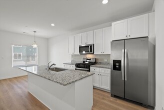 1054 Gillespie Ln in Yorkville, IL - Building Photo - Building Photo