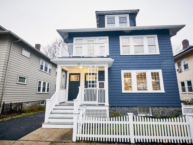 35 Roseway St, Unit 2