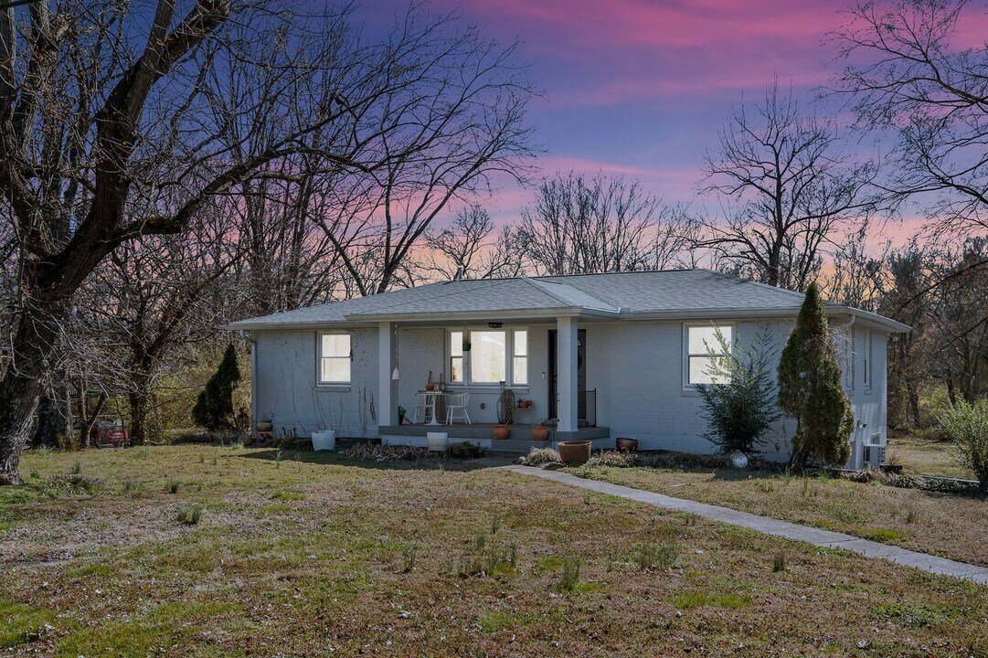 395 Wimpole Dr in Nashville, TN - Building Photo
