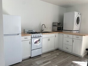 87 Pacific in Cayucos, CA - Building Photo - Building Photo