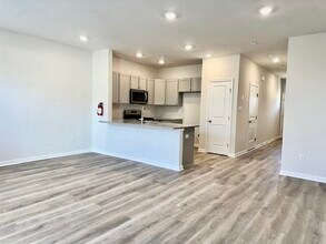 6 Elliot Ln in Mount Holly, NJ - Foto de edificio - Building Photo