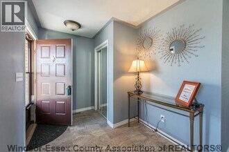 1469 Azalia Crescent in Windsor, ON - Foto de edificio - Building Photo
