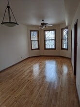 2442 W Warner Ave, Unit #1 in Chicago, IL - Foto de edificio - Building Photo