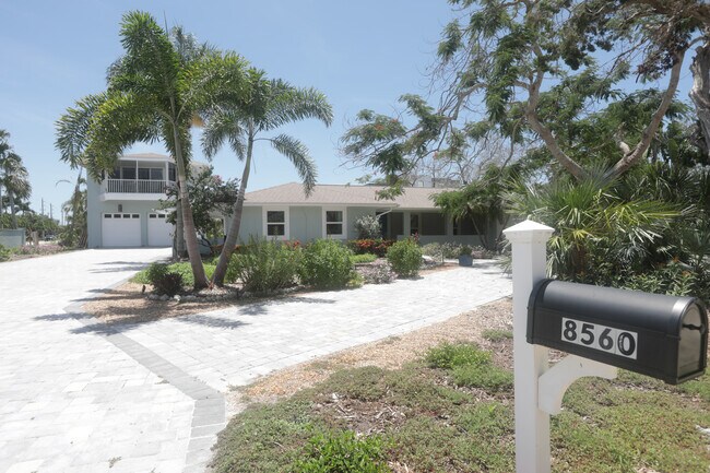 property at 8560 Heron Lagoon Cir
