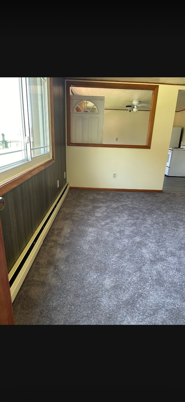 206 W Beaver St, Unit Apt.4 in Bellefonte, PA - Building Photo - Building Photo