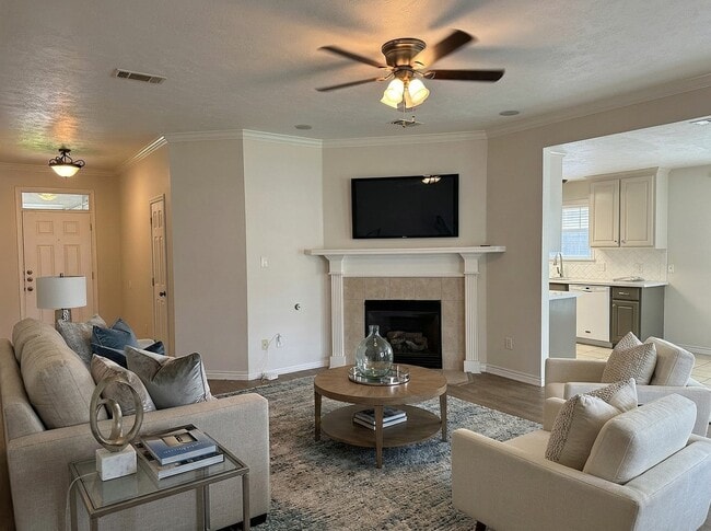 225 Karten Ln in College Station, TX - Building Photo - Building Photo