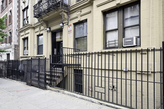 551 W 160th St in New York, NY - Building Photo - Building Photo