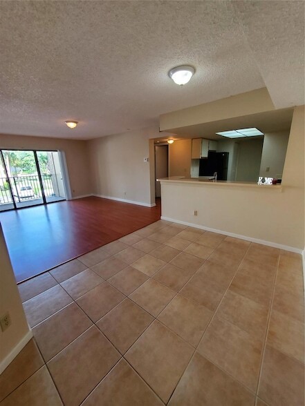 9250 W Atlantic Blvd in Coral Springs, FL - Building Photo - Building Photo