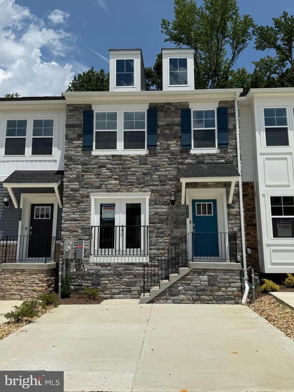 6839 Winterhill Ln in Glen Burnie, MD - Foto de edificio - Building Photo