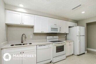 2175 Gentian Rd in Venice, FL - Building Photo - Building Photo