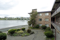 Edgewater East Apartments in Bremerton, WA - Foto de edificio - Building Photo