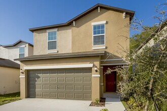 7336 Spring Snowflake Ave in Palm River-Clair Mel, FL - Foto de edificio - Building Photo