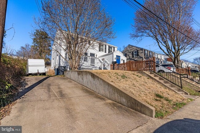 2722 Jefferson Dr in Alexandria, VA - Foto de edificio - Building Photo