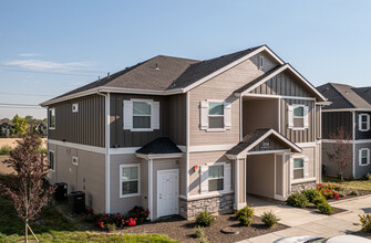 Brownstone Flats Apartments in Nampa, ID - Foto de edificio - Building Photo