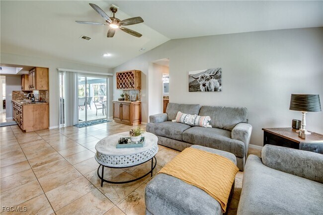 4142 SW 22nd Ct in Cape Coral, FL - Building Photo - Building Photo