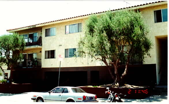 635 W 15th St in San Pedro, CA - Building Photo