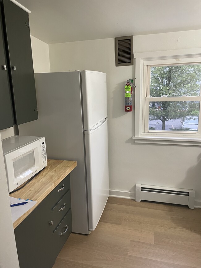 829 Elmwood St, Unit 2 in State College, PA - Building Photo - Building Photo
