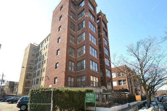 property at 941 W Carmen Ave