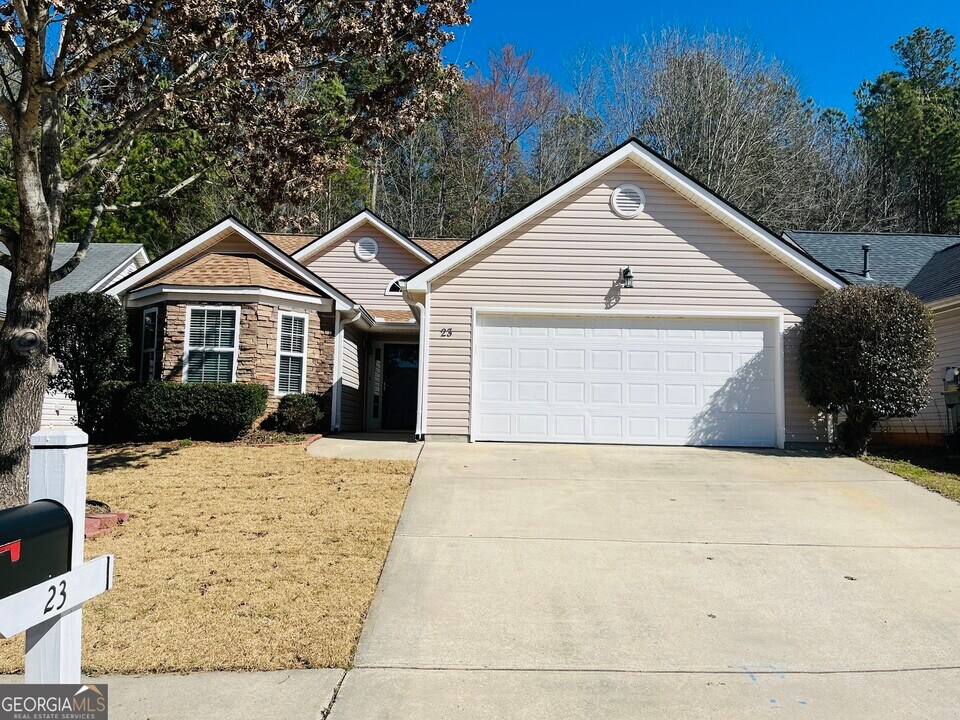 23 Belltree Cir in Newnan, GA - Building Photo