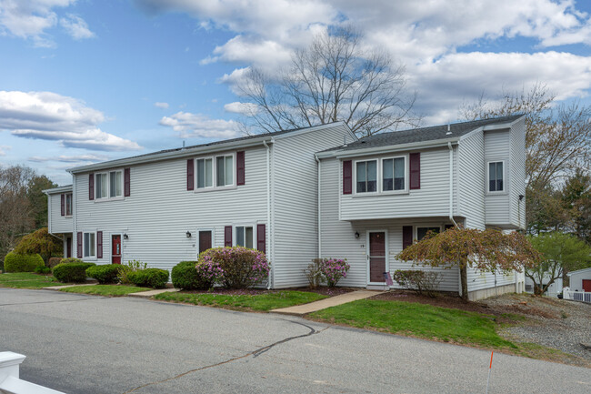 Barnside Condominiums in Taunton, MA - Building Photo - Building Photo