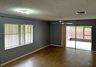 5318 Tennis Ln in Delray Beach, FL - Building Photo - Building Photo