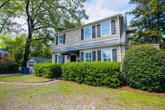 1215 Pinemont Dr in Columbia, SC - Foto de edificio - Building Photo