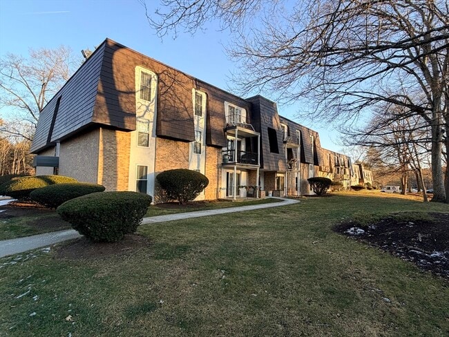 property at 18 Shadowbrook Ln