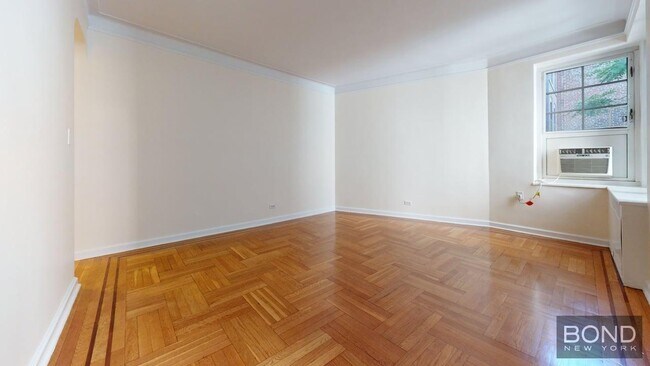 1 Jane St in New York, NY - Building Photo - Building Photo