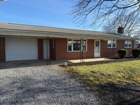 5869 Race Track Rd in Saint Thomas, PA - Building Photo