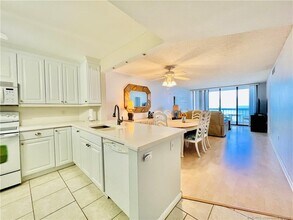 9940 S Ocean Dr in Jensen Beach, FL - Building Photo - Building Photo