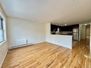 20-14 College Point Blvd, Unit 2Fl in Queens, NY - Building Photo - Building Photo