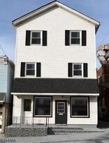 8 Newton Ave in Sussex, NJ - Building Photo