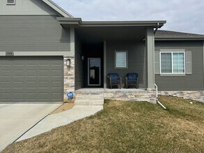 1914 Hummingbird Dr in Bellevue, NE - Building Photo - Building Photo