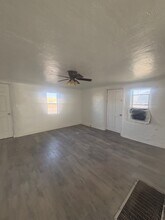 502 Headingly Ave NW in Albuquerque, NM - Building Photo - Building Photo