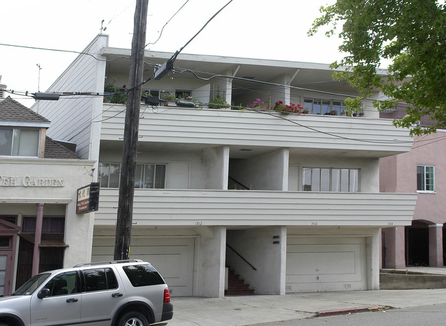 1508-1514 Leimert Blvd in Oakland, CA - Foto de edificio - Building Photo