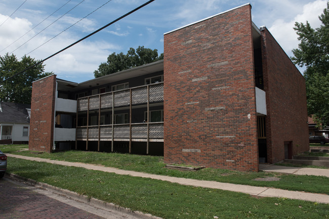 West lake apartments in Springfield, IL - Foto de edificio - Building Photo