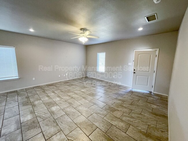 11207 Akron Ave in Lubbock, TX - Building Photo - Building Photo