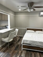 6837 SW 39th Terrace in Miami, FL - Building Photo - Building Photo