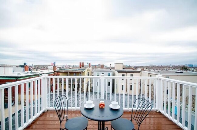 243 Princeton St in Boston, MA - Foto de edificio - Building Photo