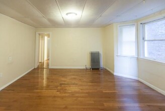 28 Monmouth St, Unit 1 in Boston, MA - Building Photo - Building Photo