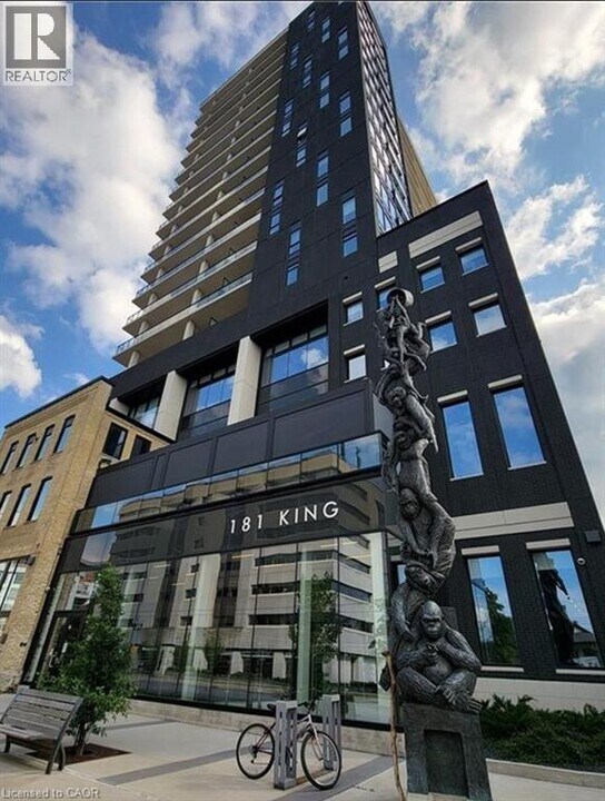 181 King St S in Waterloo, ON - Building Photo