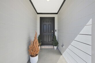 2206 Laurel Bloom Ln in Sealy, TX - Foto de edificio - Building Photo