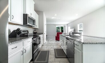 1121 Grand Cypress Ct in Jacksonville, FL - Building Photo - Building Photo