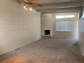 1425-1427 Topaz Way in Sacramento, CA - Building Photo - Building Photo