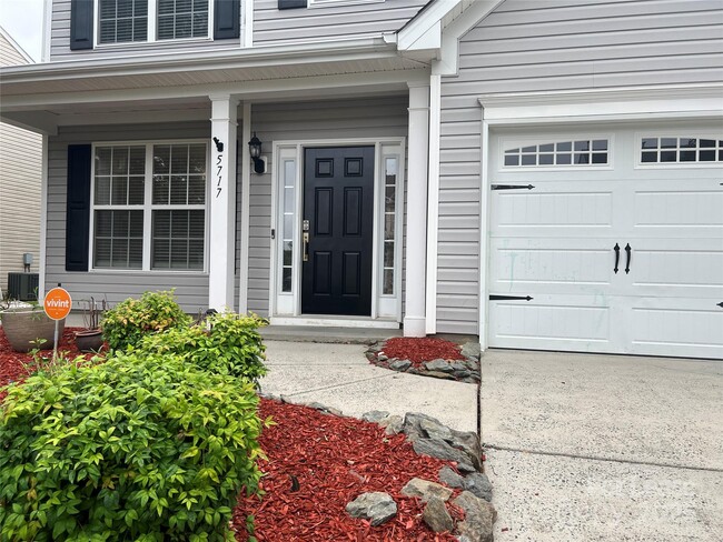 5717 Lindley Crescent Dr in Indian Trail, NC - Building Photo - Building Photo