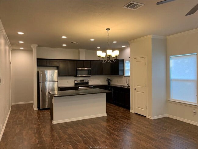 1800 Bamboo St in Bryan, TX - Building Photo - Building Photo