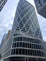230 Simcoe St in Toronto, ON - Building Photo