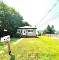 820 Laurel St in Elmira, NY - Building Photo