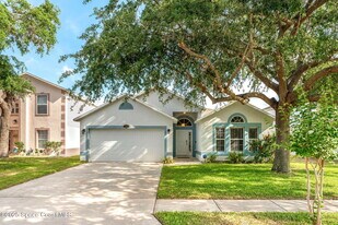 2390 Savannah Blvd in Titusville, FL - Building Photo